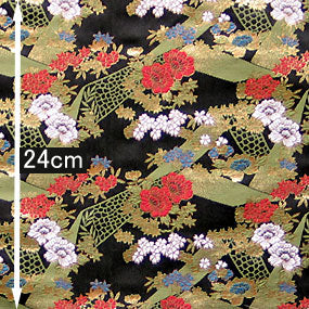 ポリエステル金襴黒系 牡丹に撫子他柄 三丁サビ 厚さ:中厚24cm角見本