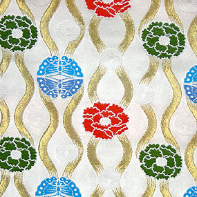 ポリエステル金襴 向い蝶に牡丹の立涌柄 厚さ:厚手24cm角見本