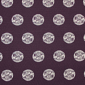 ポリエステル金襴紫系 有職亀甲地に雲鶴丸柄 琳派名物裂二丁 厚さ:中厚24cm角見本