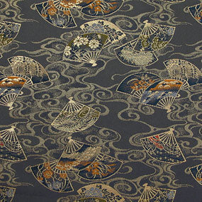 ポリエステル金襴グレー系 扇流し柄 寿三丁 厚さ:厚手24cm角見本