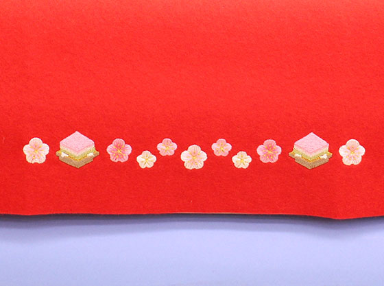 Mosen (feutre) pour poupées Hina, décoration de sol à 1 niveau, 15 mini mochi en feutre brodé de 45 cm avec fleurs de prunier, rouge