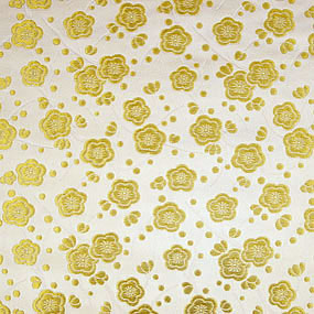 ポリエステル金襴白系 梅柄 厚さ:中厚24cm角見本