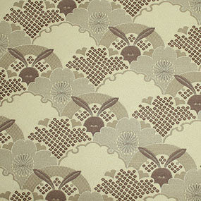 ポリエステル金襴白系 うさぎ柄 二釜帯 厚さ:厚手24cm角見本