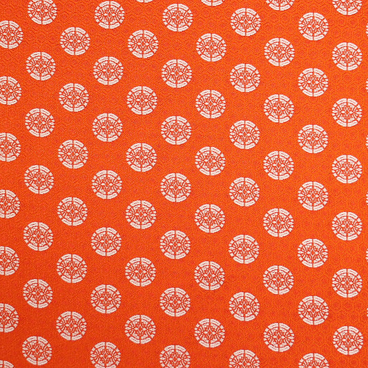 ポリエステル金襴赤系 有職文様向い蝶柄 厚さ:中厚手24cm角見本