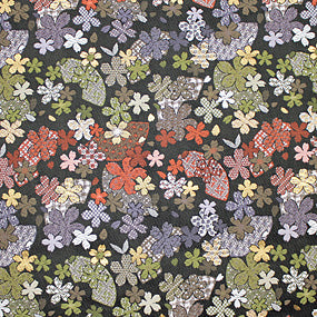 ポリエステル金襴黒系 桜に扇 厚さ:厚手24cm角見本