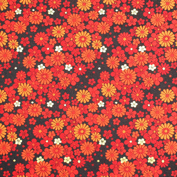 ポリエステル金襴 鈴鹿三丁 黒系 菊・梅 厚さ:厚手24cm角見本