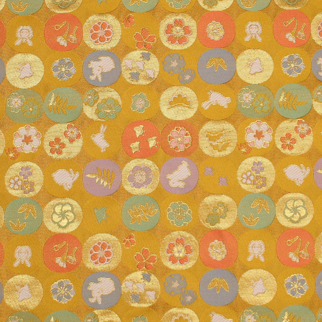 ポリエステル金襴 洛レイ胴入 金系 月ウサギ、松、梅 他 厚さ:厚手24cm角見本