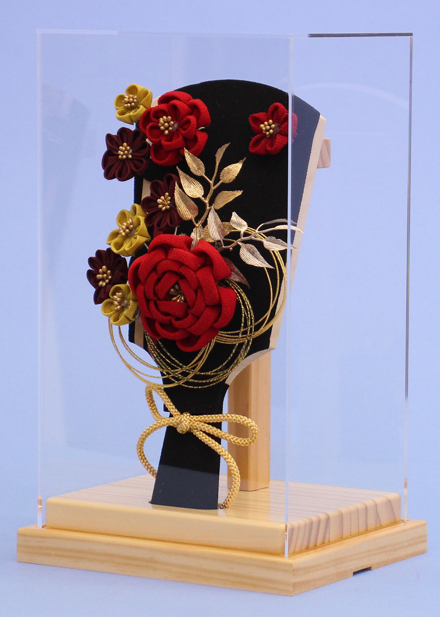 8号髪飾り羽子板赤バラ ナチュラルケース 右から