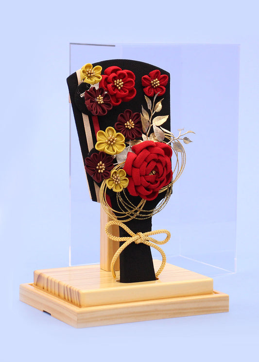 8号髪飾り羽子板赤バラ ナチュラルケース 左から