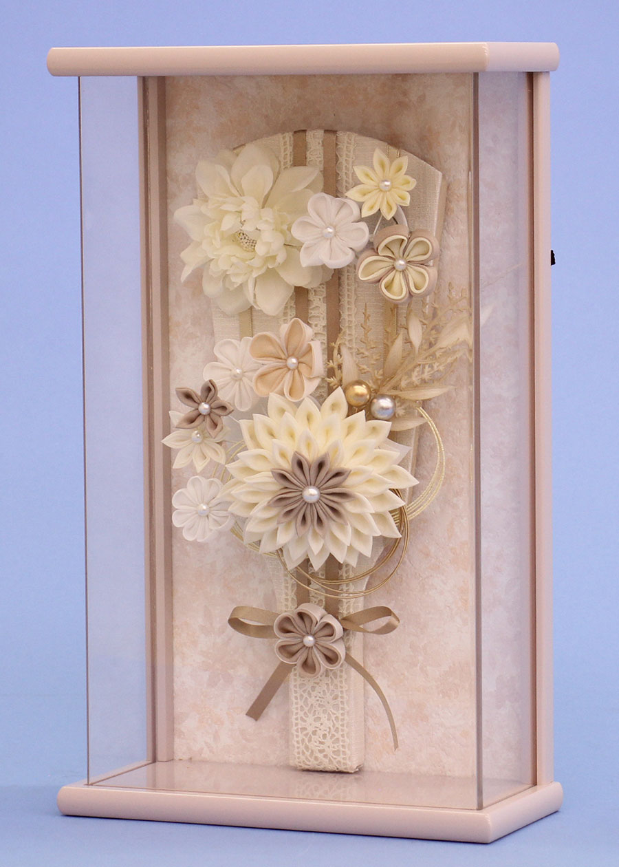 9号剣つまみ髪飾り羽子板 グレージュ白 ライラック 横から