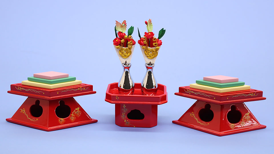 雛道具菱三宝 朱赤塗蔦柄(木製)