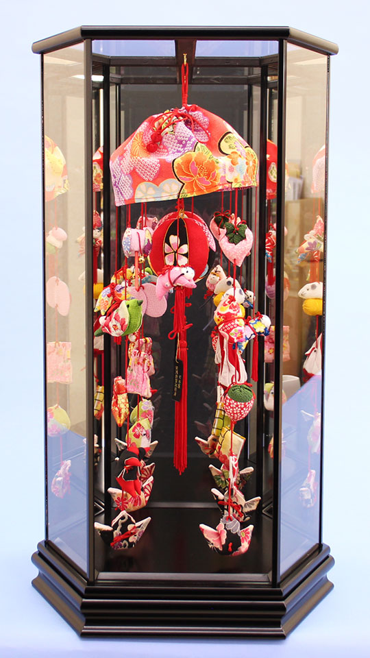 つるし雛ケース飾り 高さ66cm 卓上4本 tkk1060 バックが鏡になったおしゃれなお雛様
