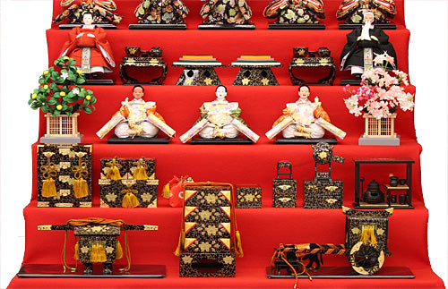 40号唐草九点セット 105cm幅の台に飾るイメージ