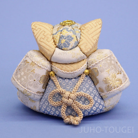 木目込み ミニ兜白 正面