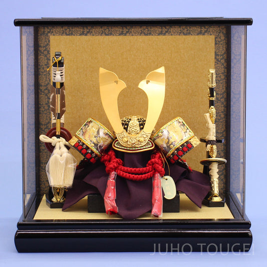 8号彫金兜 R11-30アクリル 正面