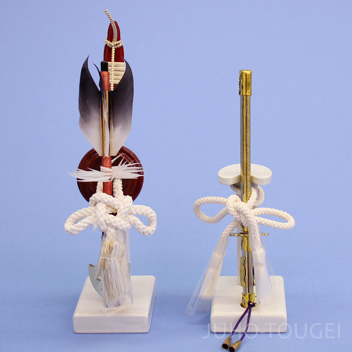 五月人形用収納台屏風 幅 32cm 彫金白銀台、屏風、弓太刀セット