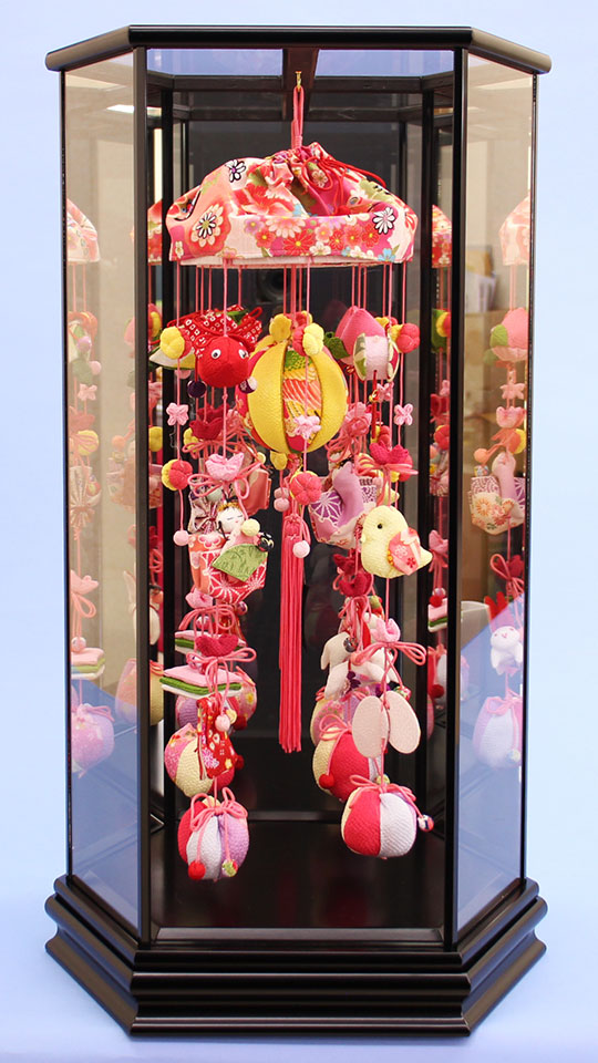 つるし雛ケース飾り 高さ66cm 桜子ぼんぼり 1060 バックが鏡になったおしゃれなお雛様