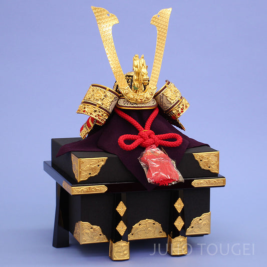 10号純金箔押し兜 櫃付き イメージ