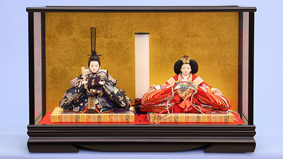 カブセ人形ケース 幅52cm 高さ27cm 雛用6号2人27黒艶消し金バック 台紙は赤布