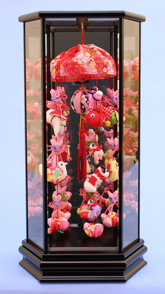 つるし雛ケース飾り 高さ52cm 雪割草 tkk746 バックが鏡になったおしゃれなお雛様