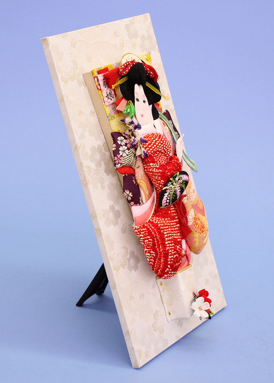 押絵羽子板 振袖鹿の子藤娘 壁掛け飾り スタンド付き 横から