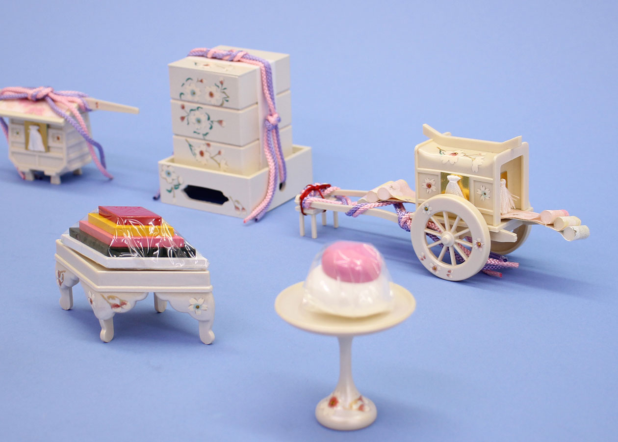 桜花(パールホワイト)(樹脂製)御所車、重箱、菱台、高坏