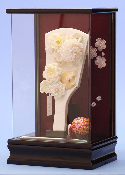 Un élégant Hagoita Mashiro Kanzashi avec ornement de cheveux amovible n° 9, décoration de cas de raisin en acrylique