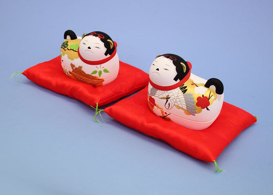 雛人形・雛道具 陶製素焼き絵付けの犬筥(いぬばこ)飾り白 座布団付き