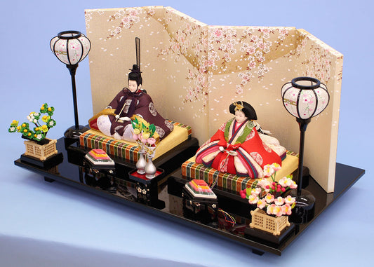 木目込み雛人形 寿鳳作小春雛キラ金しだれ桜平飾り 横から