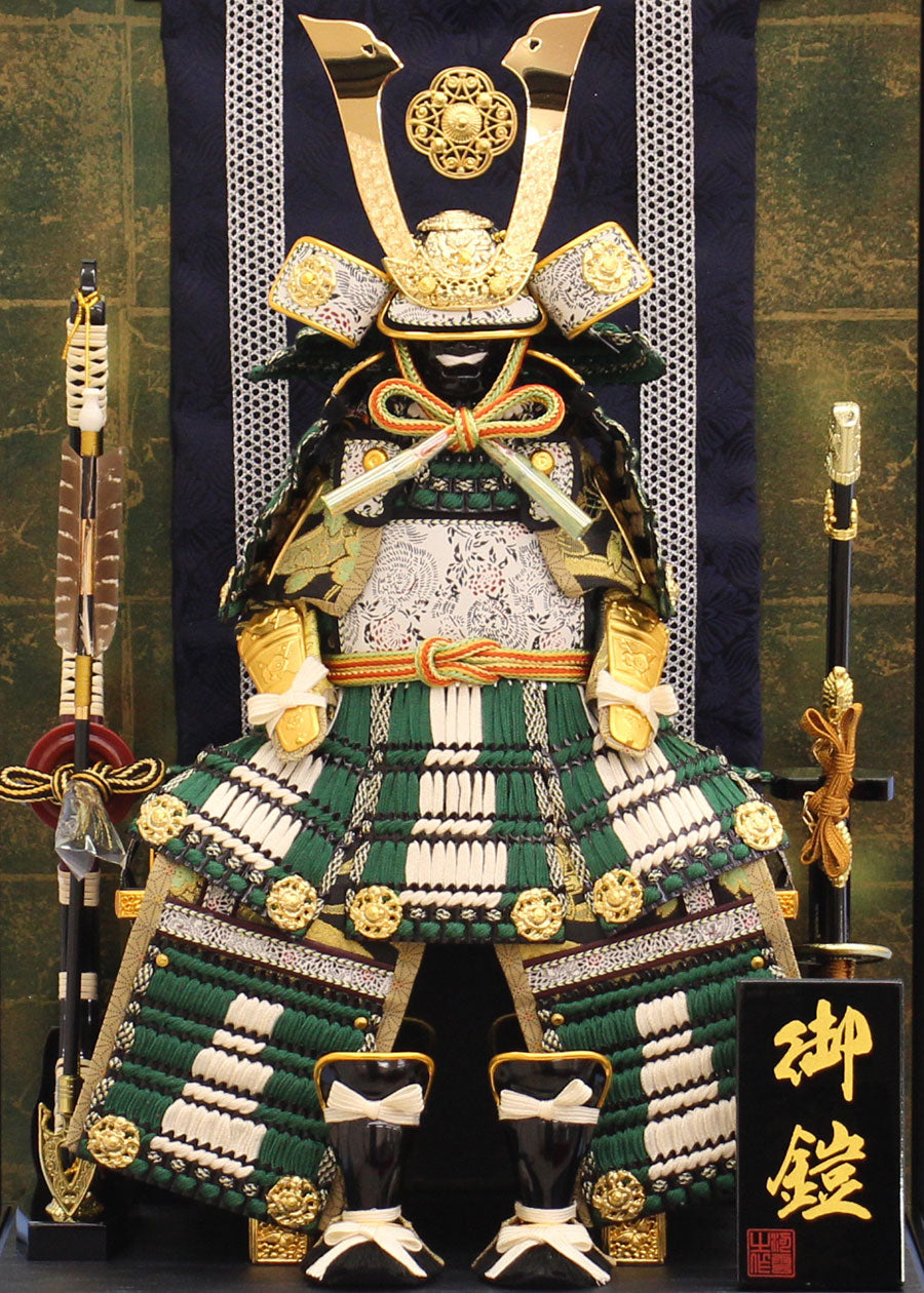 五月人偶玻璃箱,高度59.5cm,长锄形菖蒲甲装饰