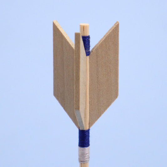 五月人偶单件装饰品:箭座装饰,11.5厘米白色木球,木制箭羽