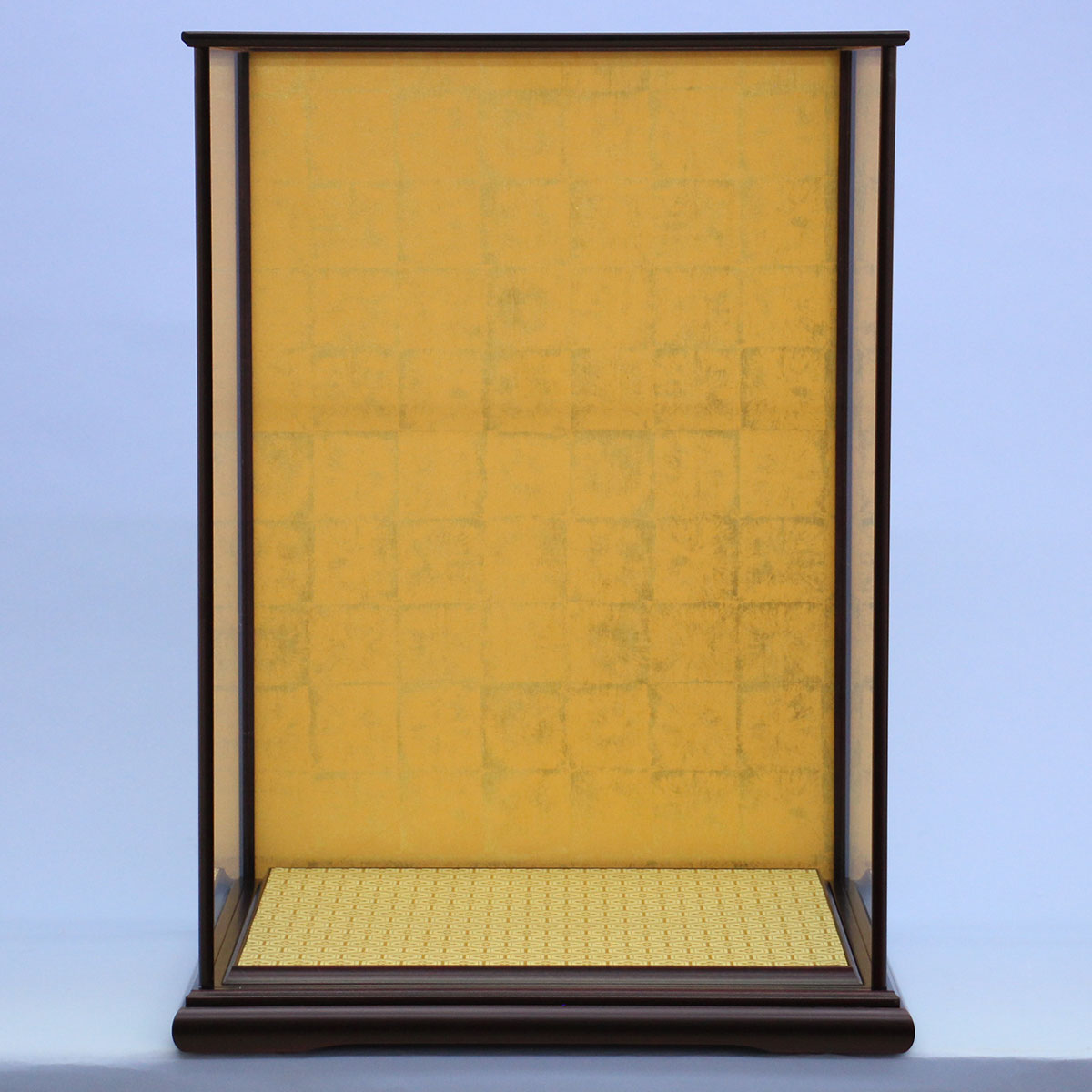 カブセ人形ケース 幅44cm 高さ62cm 兜ケースマホ塗金バック 台紙は亀甲柄