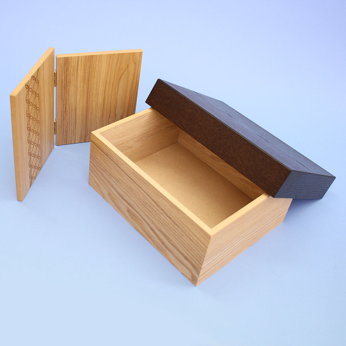 A storage stand for May dolls, 30cm wide, plain wood and cloisonne folding screen set
