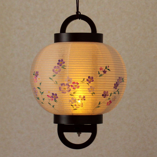 コンパクトな吊り下げタイプ盆提灯 ゆらり すみれ柄 高さ26cm LEDコードレス行灯 暗所点灯