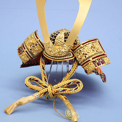 这是五月人偶的单件装备及配件。组装的亚克力芯木兜帽,14.5厘米