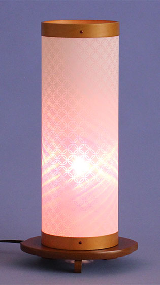 おしゃれな盆提灯 インテリア燈明 小紋 彩の舞チーク(七宝)高さ42cm 暗所点灯