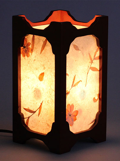 盆提灯インテリア行灯 季楽々 花の舞ワイン(押し花)高さ25cm 暗所点灯