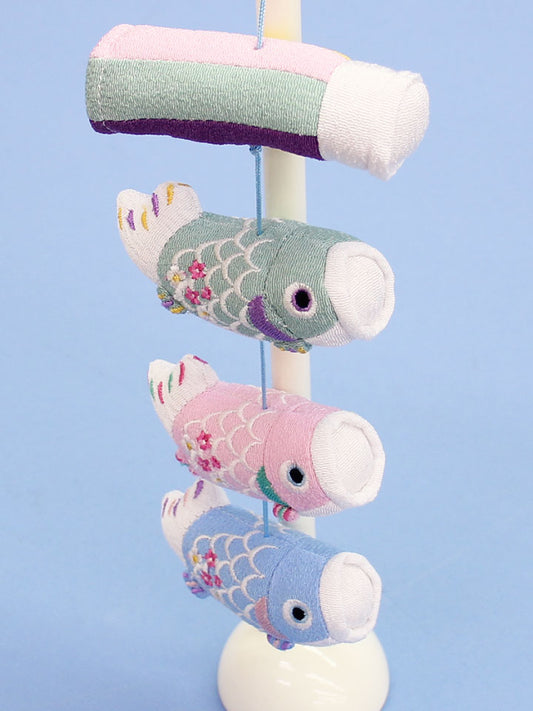 Streamer carpe suspendu, hauteur 30 cm, pastel