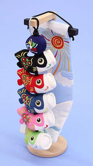 つるしタイプ鯉のぼり 高さ34cm 鯉5匹空(極小)タペ台付き