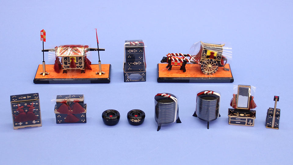 雛道具セット 15号唐草7点セット木目込用 (樹脂製)