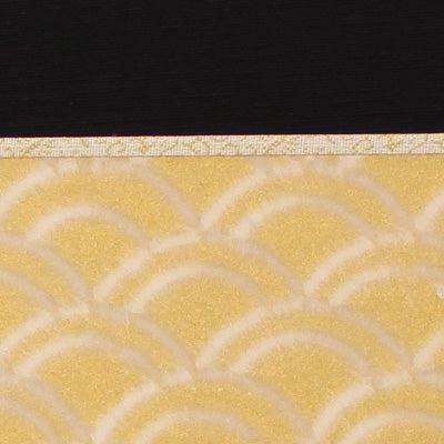 Paravent pour poupées May, hauteur 69 cm, paravent à deux panneaux de taille 23, tissu noir avec motif seigaiha doré