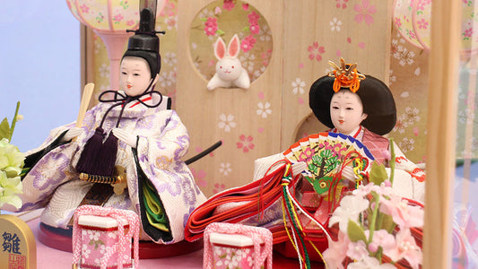 雛人形ケース飾り 二人 小芥子親王 つるし飾り付き白木枠 人形