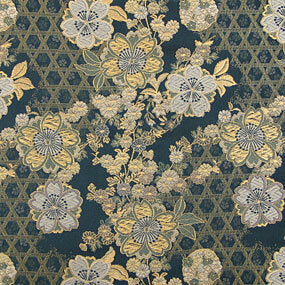 Un magasin spécialisé dans les poupées vend du tissu japonais et des chutes de brocart doré 1282bl