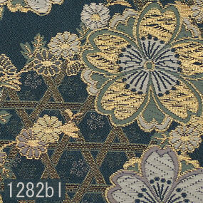 Un magasin spécialisé dans les poupées vend du tissu japonais et des chutes de brocart doré 1282bl