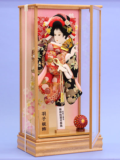 押絵羽子板飾り 華流水 白木桜華のケース入り 横から