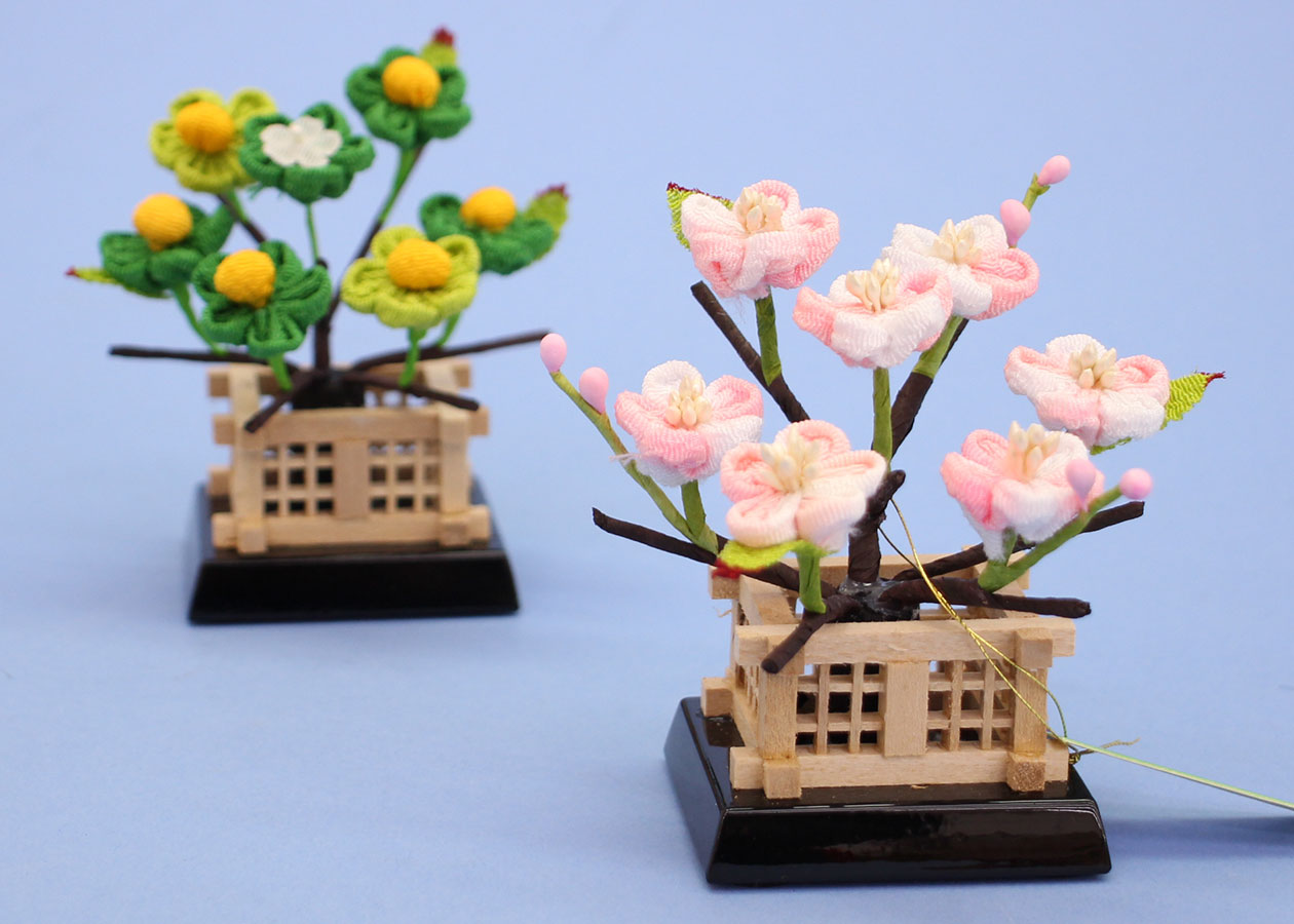 雛人形 平飾り 幅50cm｜小芥子 オレンジ 光琳桜 紫 – 寿鳳人形の東芸