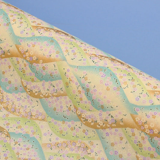 Magasin spécialisé dans les poupées vendant des tissus japonais et des tissus Yuzen en chutes 1511wh