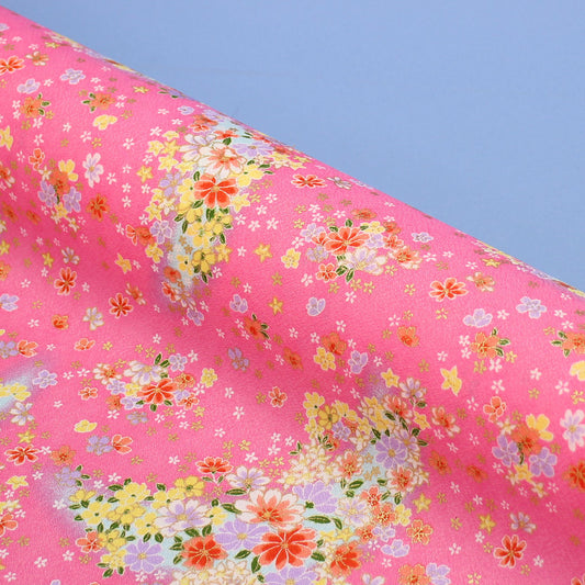 Magasin spécialisé dans les poupées vendant des tissus japonais et des tissus Yuzen en chutes 1512pi