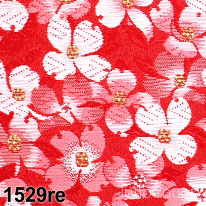A doll specialty store sells Japanese fabric and gold brocade scraps 1529re