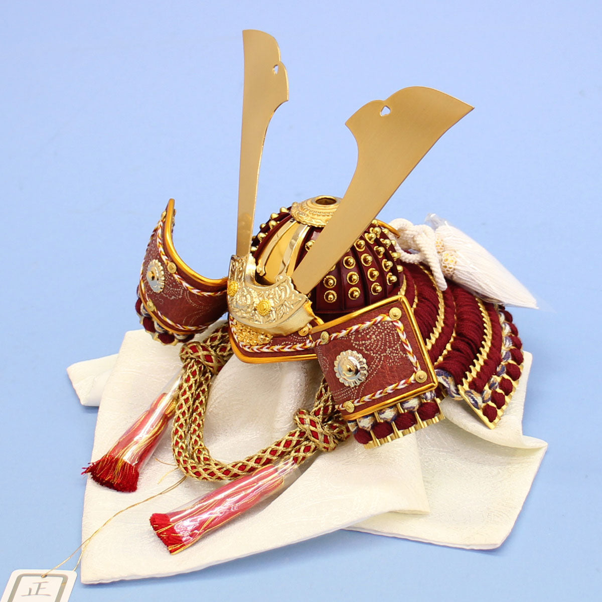 五月人形｜兜飾り 幅 36cm（皇宸 6号金閣兜・タモ月型盛り上げ龍台
